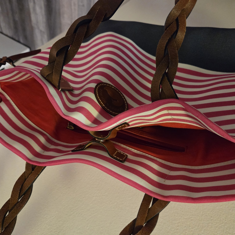 VEUC  Dooney & Bourke Sullivan Shopper Pink & White Large Tote w Elegant Design - Picture 4 of 12